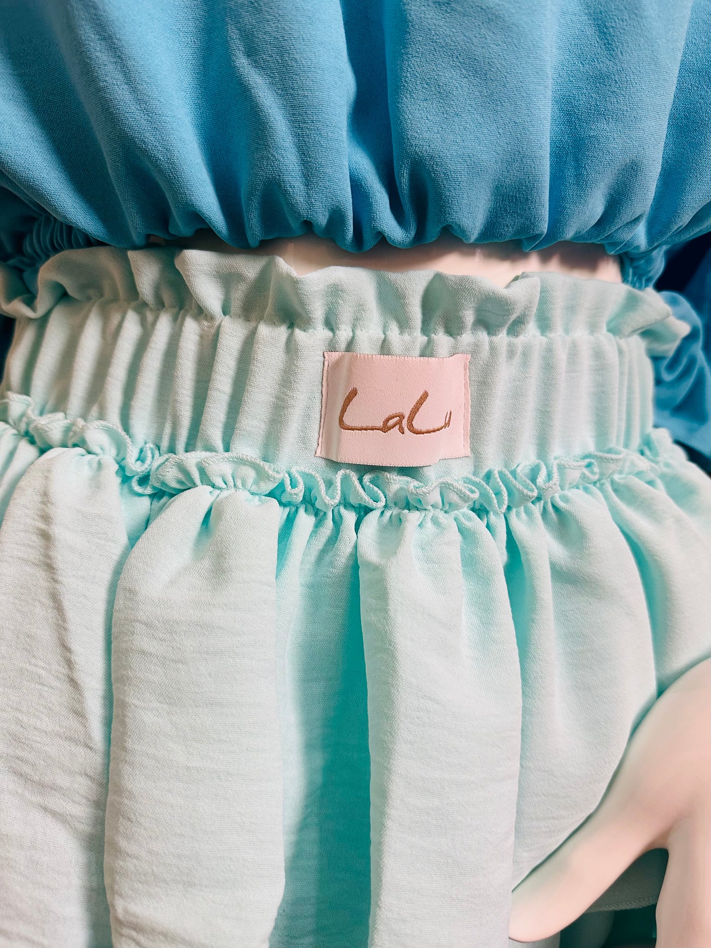Mini Rock- Shorts Hellblau