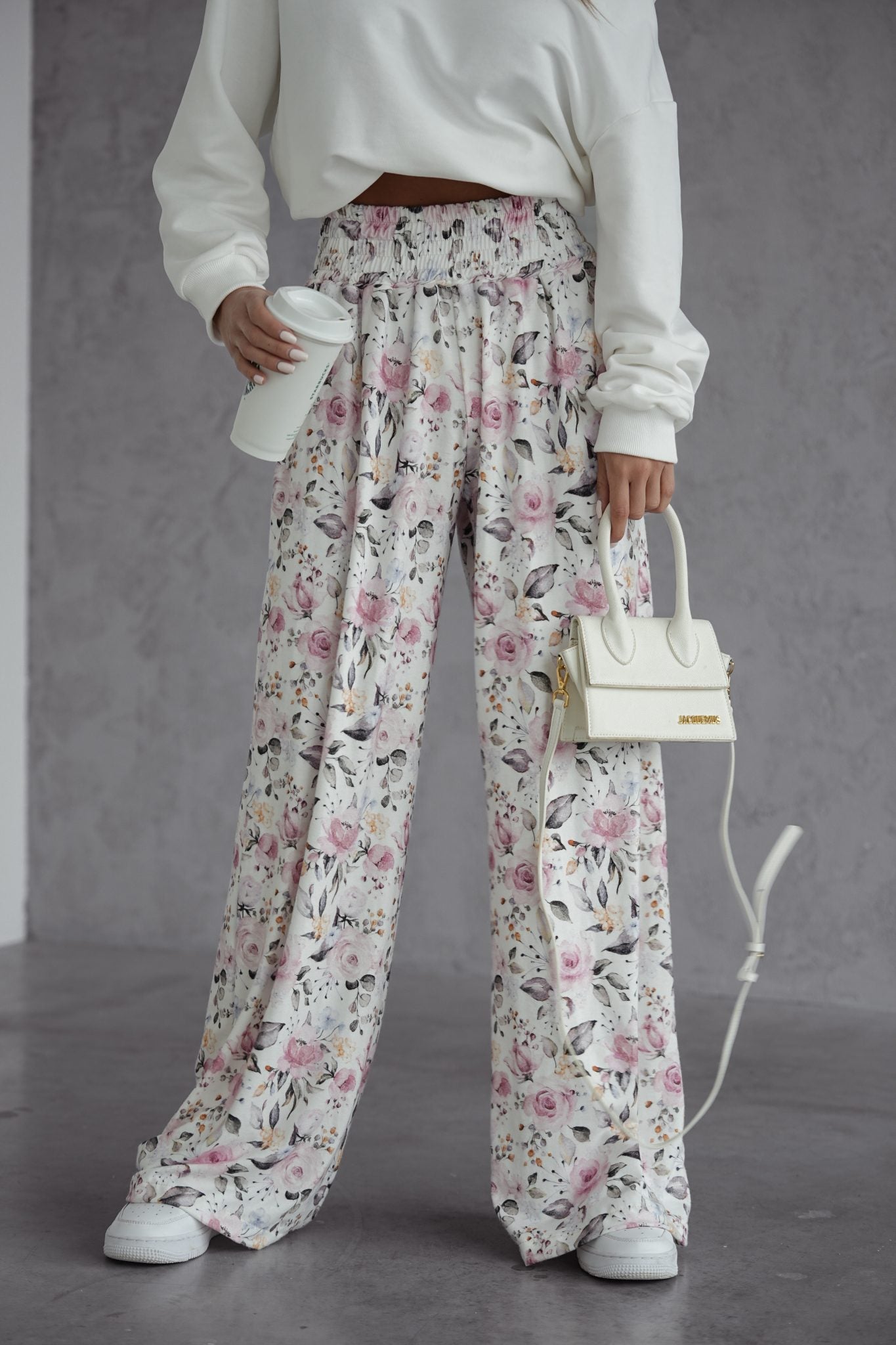 LIV Viskose Hosen weiße Blumen