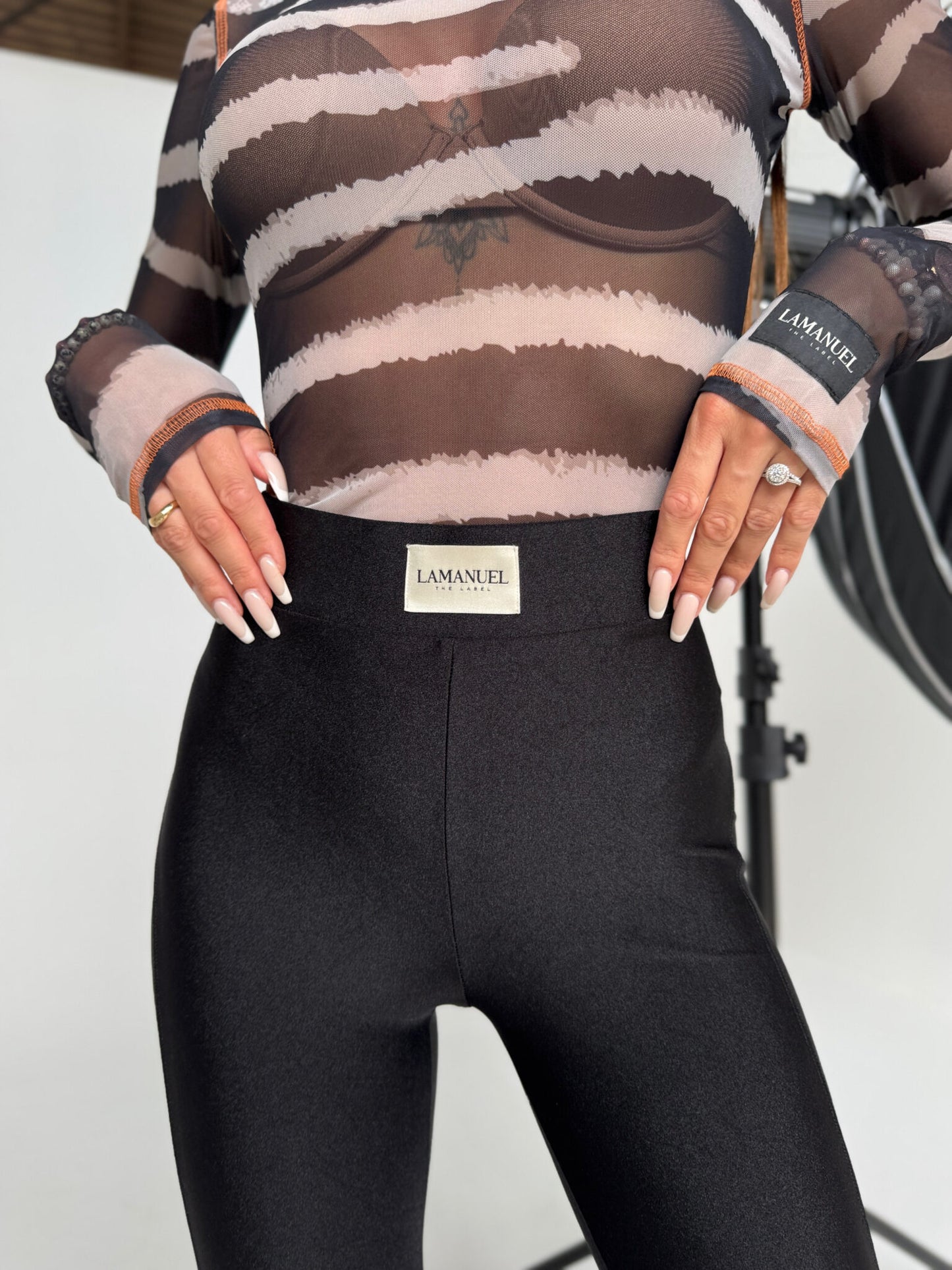 LEGGINGS FAMOUS schwarz