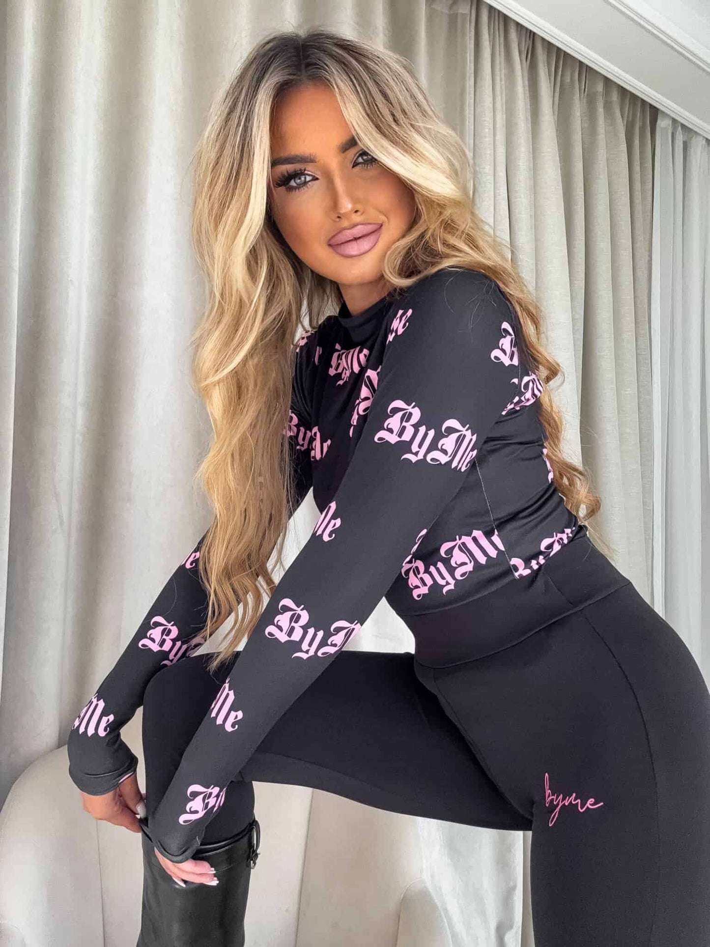 Damenbluse SKIN print LOGO – schwarz