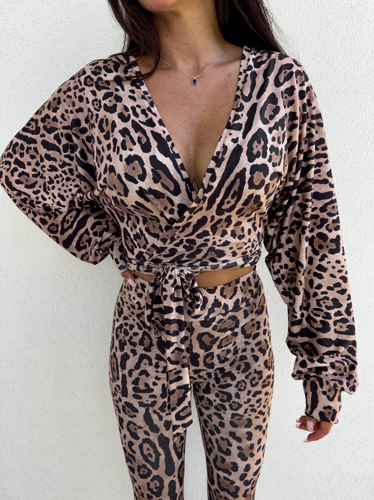 Damenbluse KAIRA Muster Panther– beige-schwarz