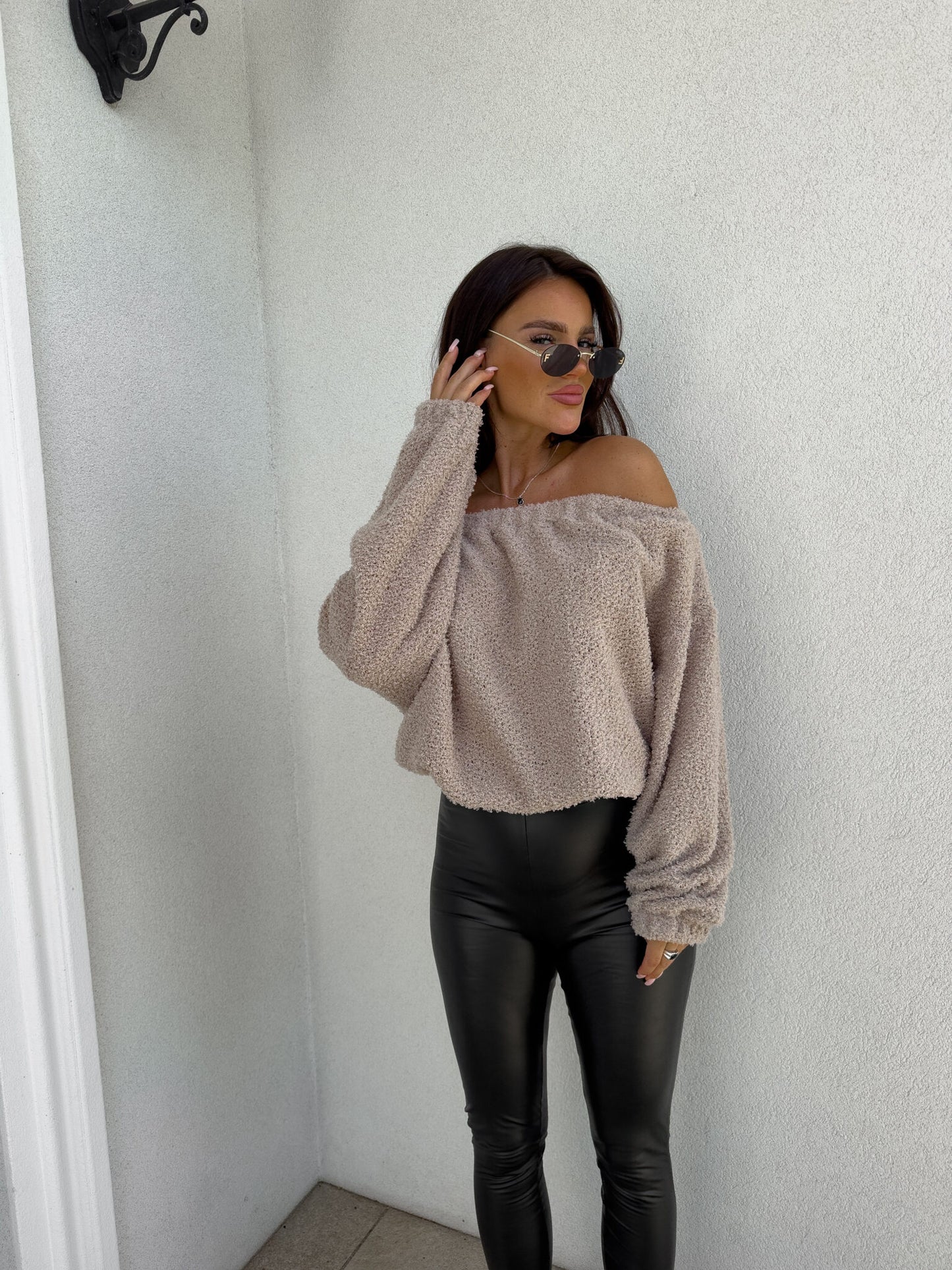 Sweatshirt UNDER – Puder- Beige