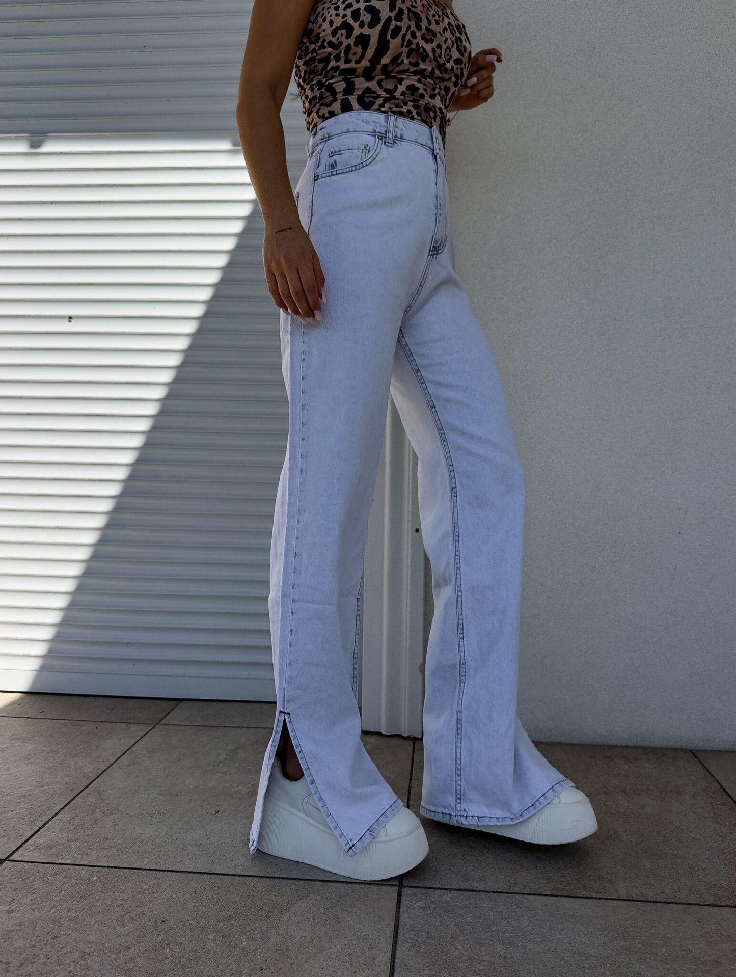 Jeans MOM FIT FLARED – light jeans