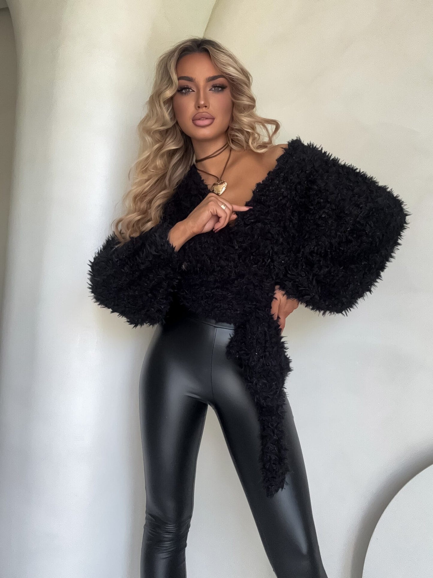 Jacke KAIRA SHAGGY – schwarz