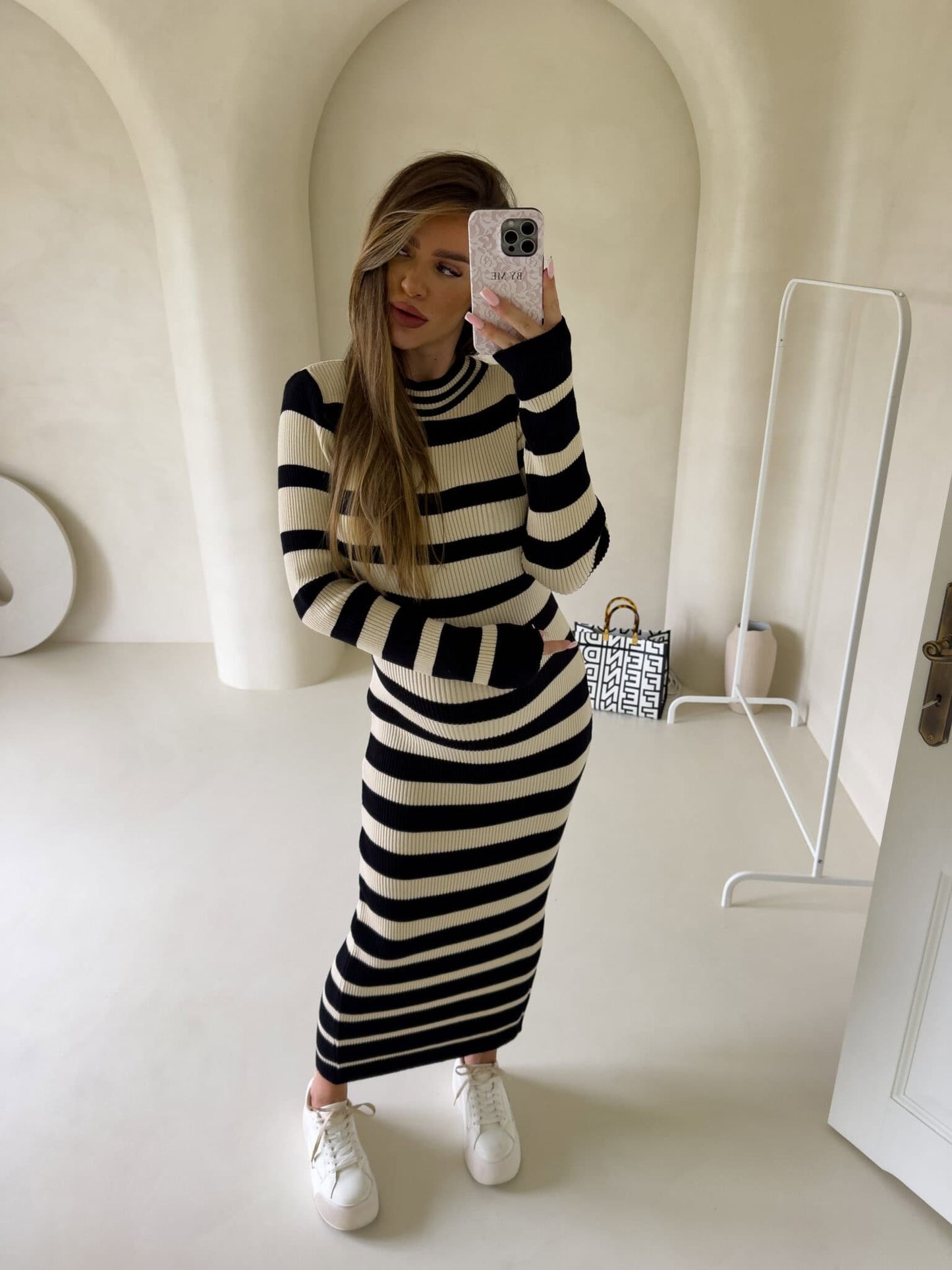 Kleid VERSATILE - schwarz -beige