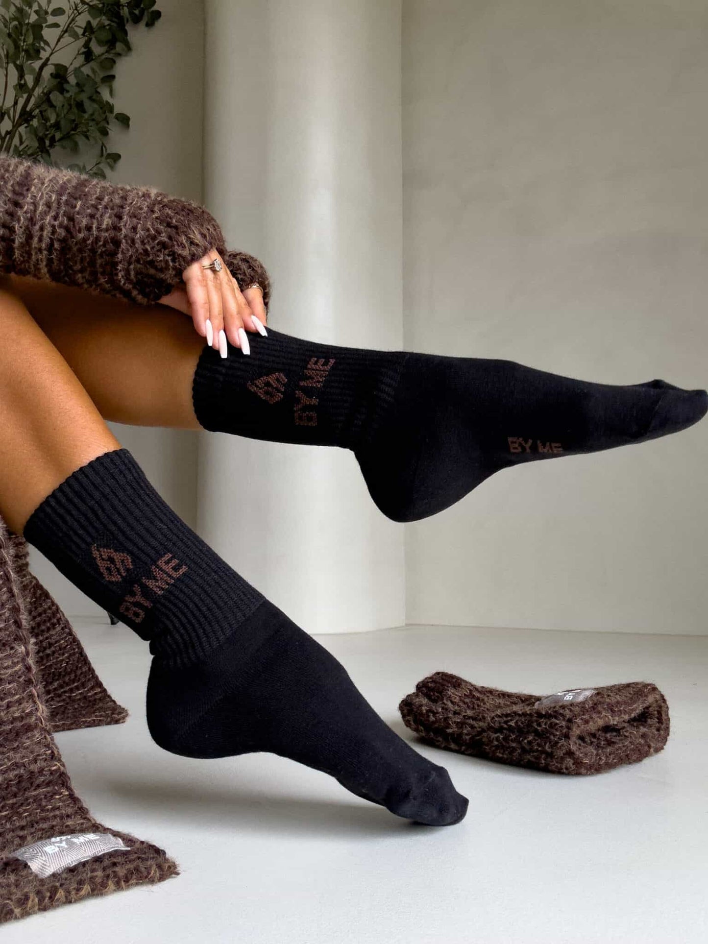 Socken By Me – schwarz mit braun logo