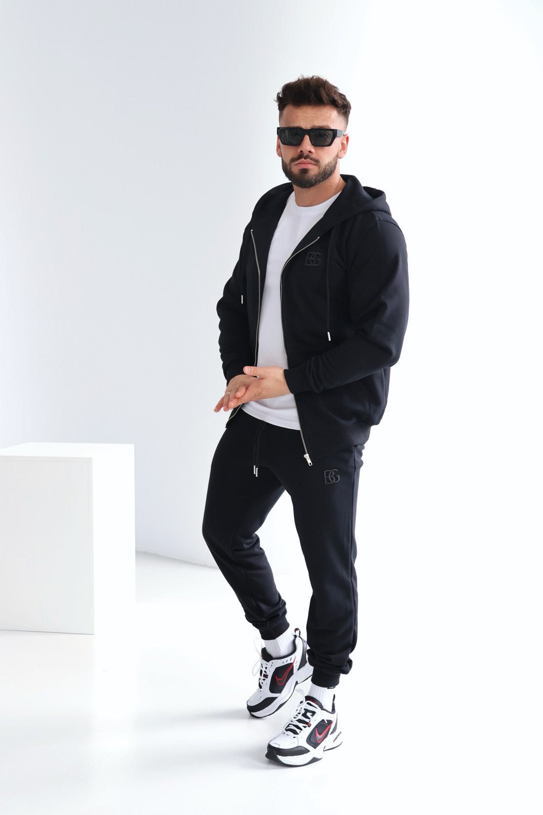 SWEATSHIRT HERREN BG ZIPPY | SCHWARZ