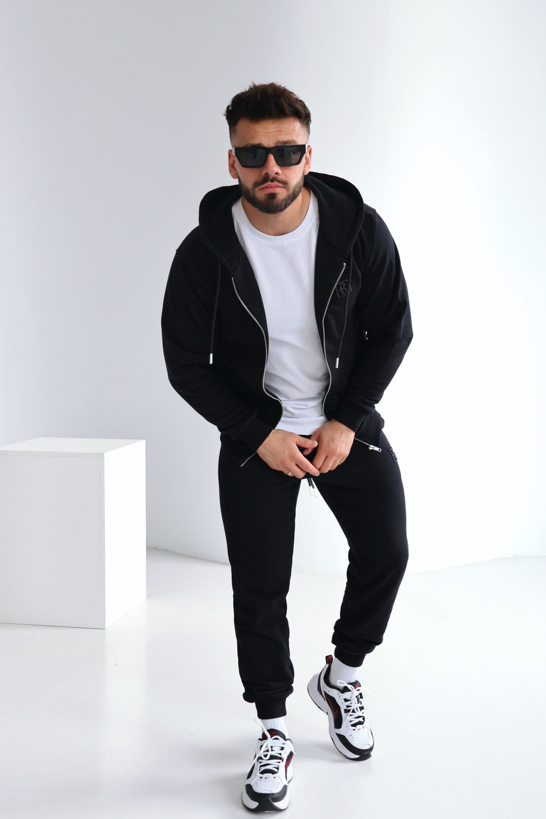 SWEATSHIRT HERREN BG ZIPPY | SCHWARZ