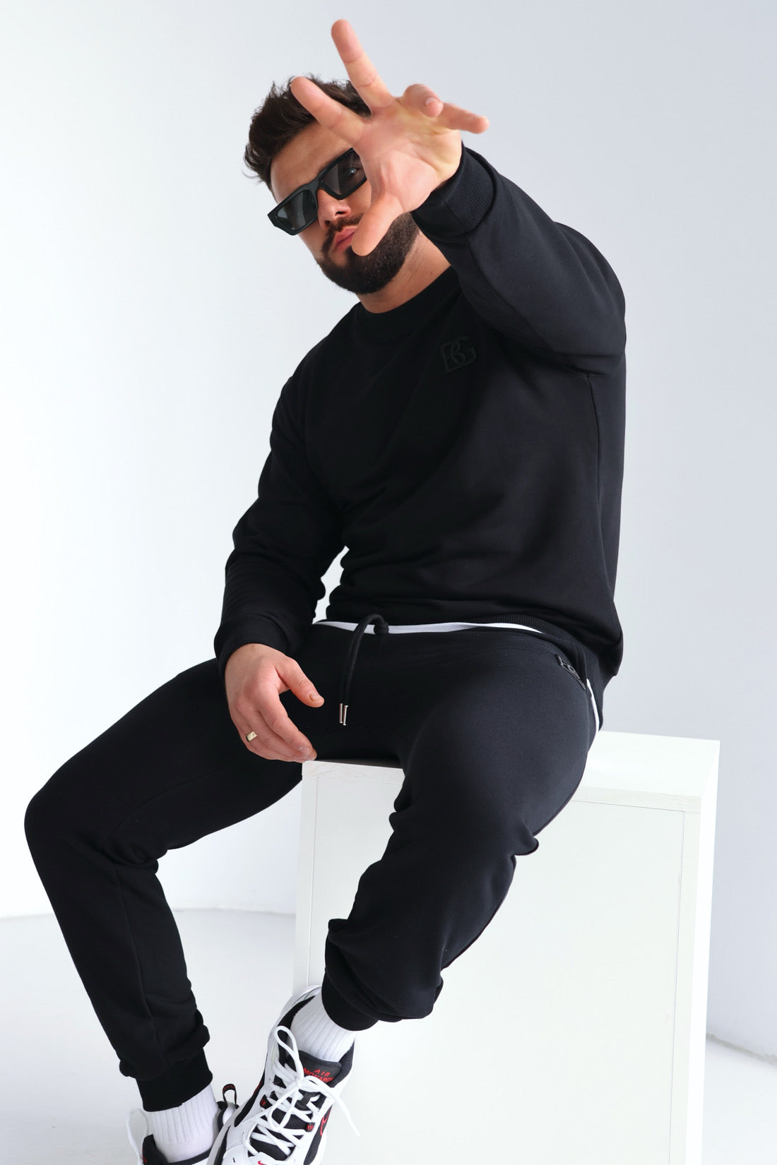 SWEATSHIRT HERREN BG BASIC | SCHWARZ- SCHWARZ