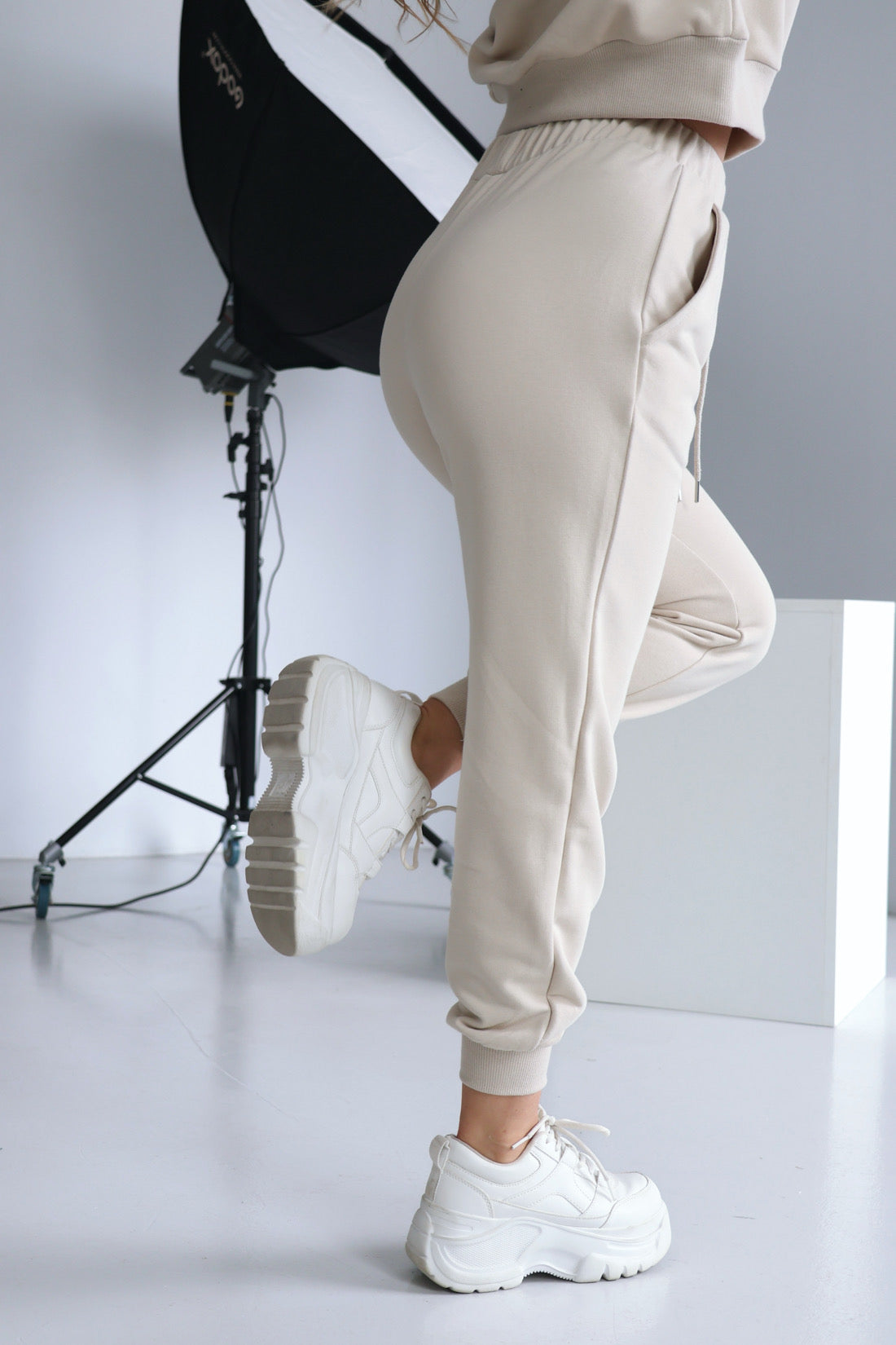 DAMENHOSE BG BRAND | HELLBEIGE