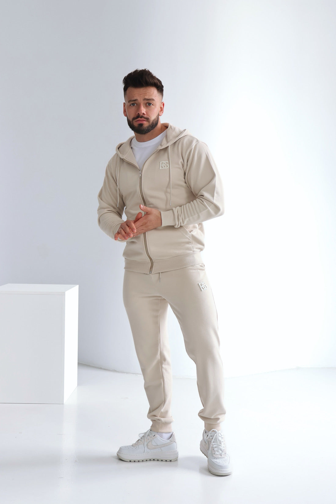 HERRENHOSE BG BRAND | HELLBEIGE