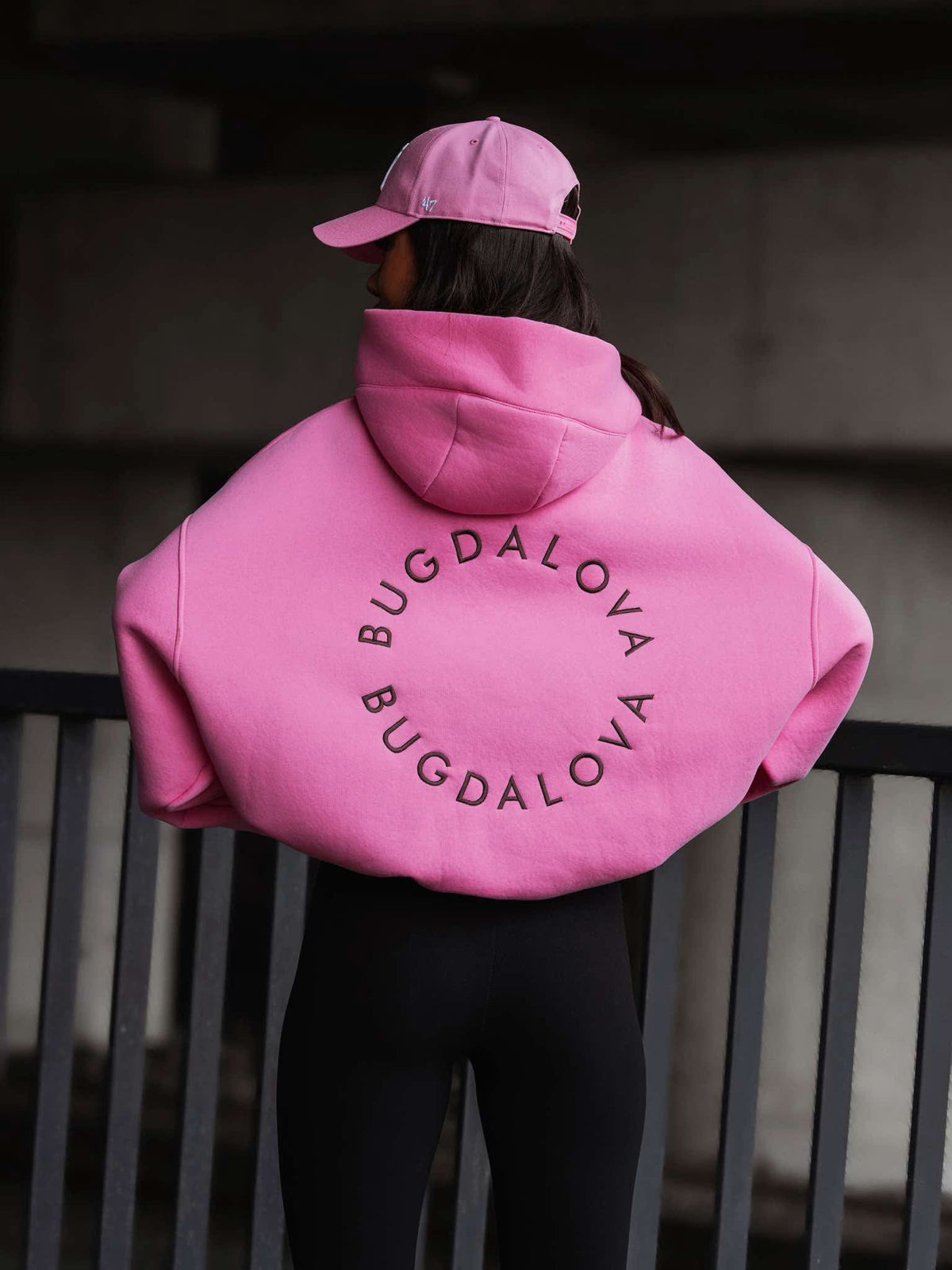 Sweatshirt By Mia Bugdalova Circle Pink