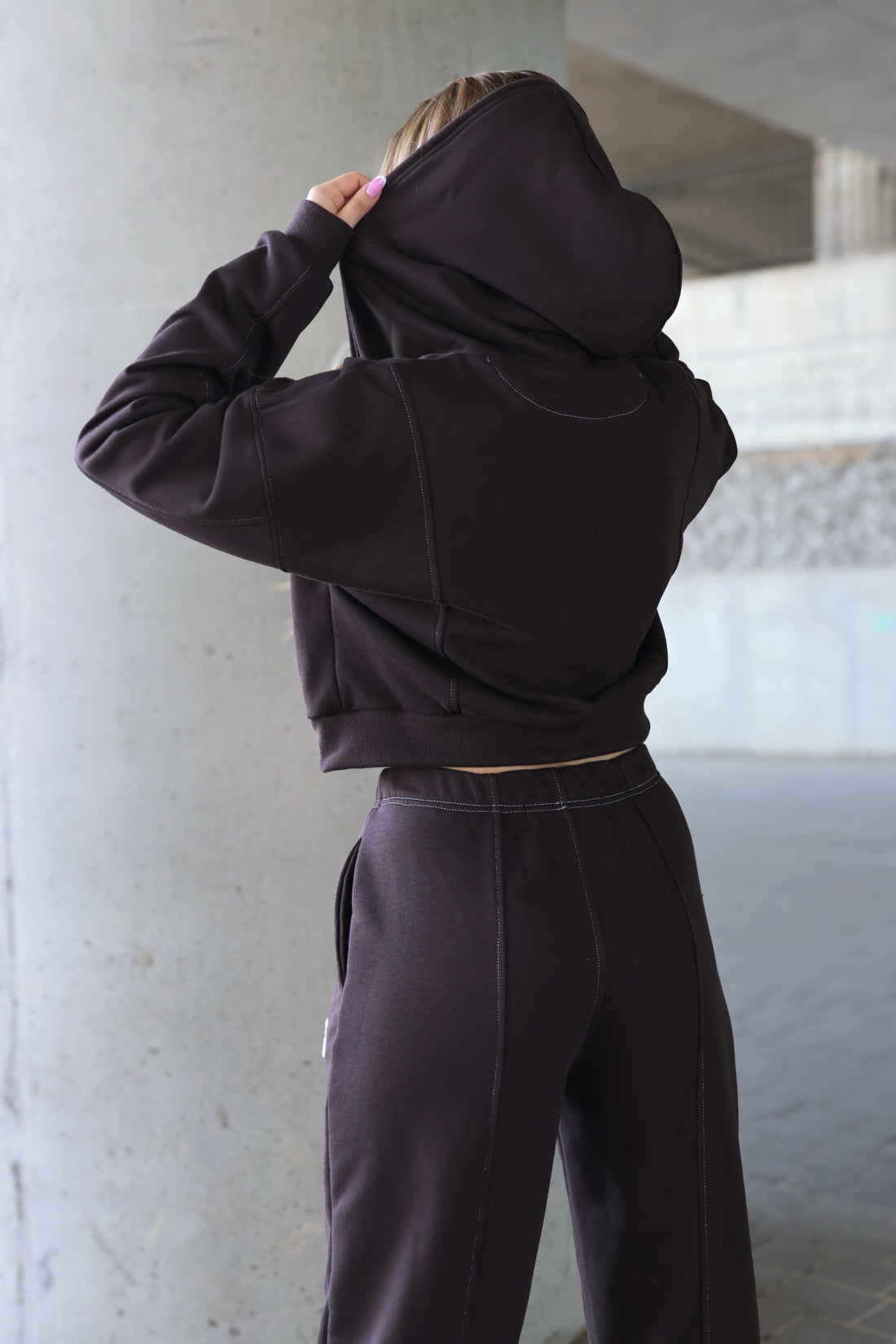 Sweatshirt BG WHITE | SCHOKOBRAUN