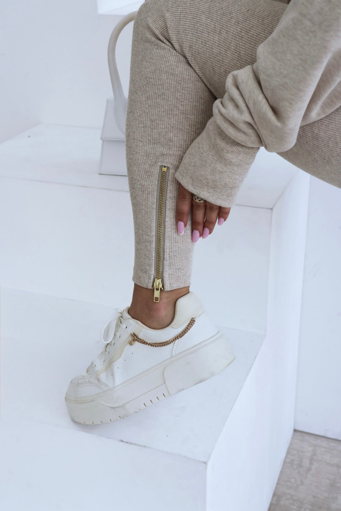 LEGGINGS BG GODDESS | BEIGE-GRAU