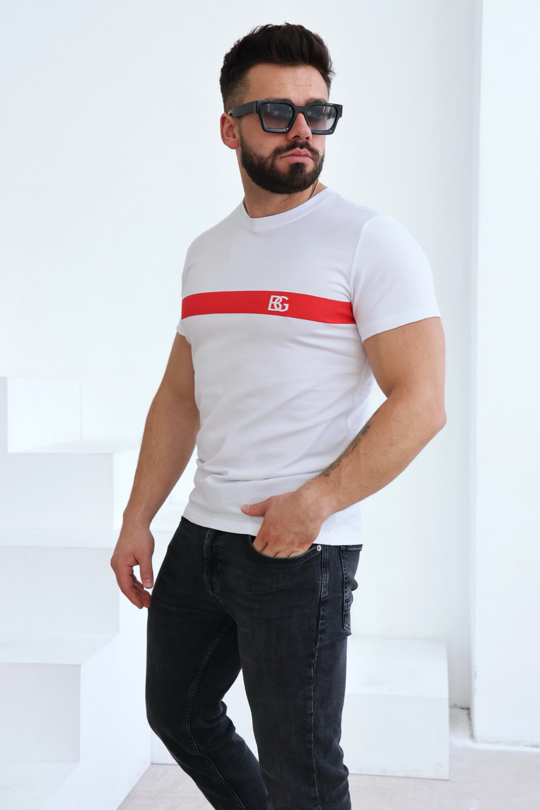 T-SHIRT HERREN BG RED | WEIẞ