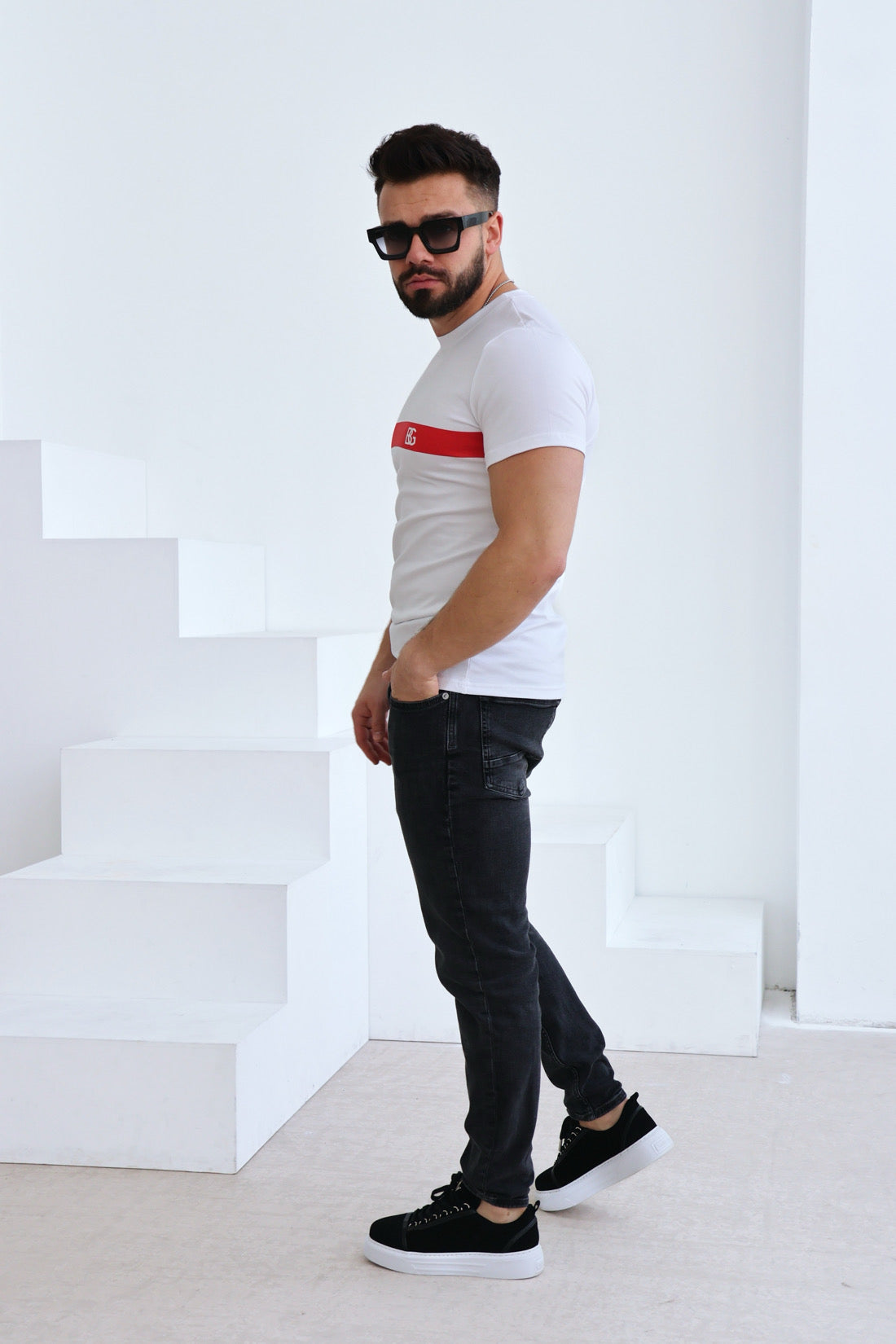T-SHIRT HERREN BG RED | WEIẞ