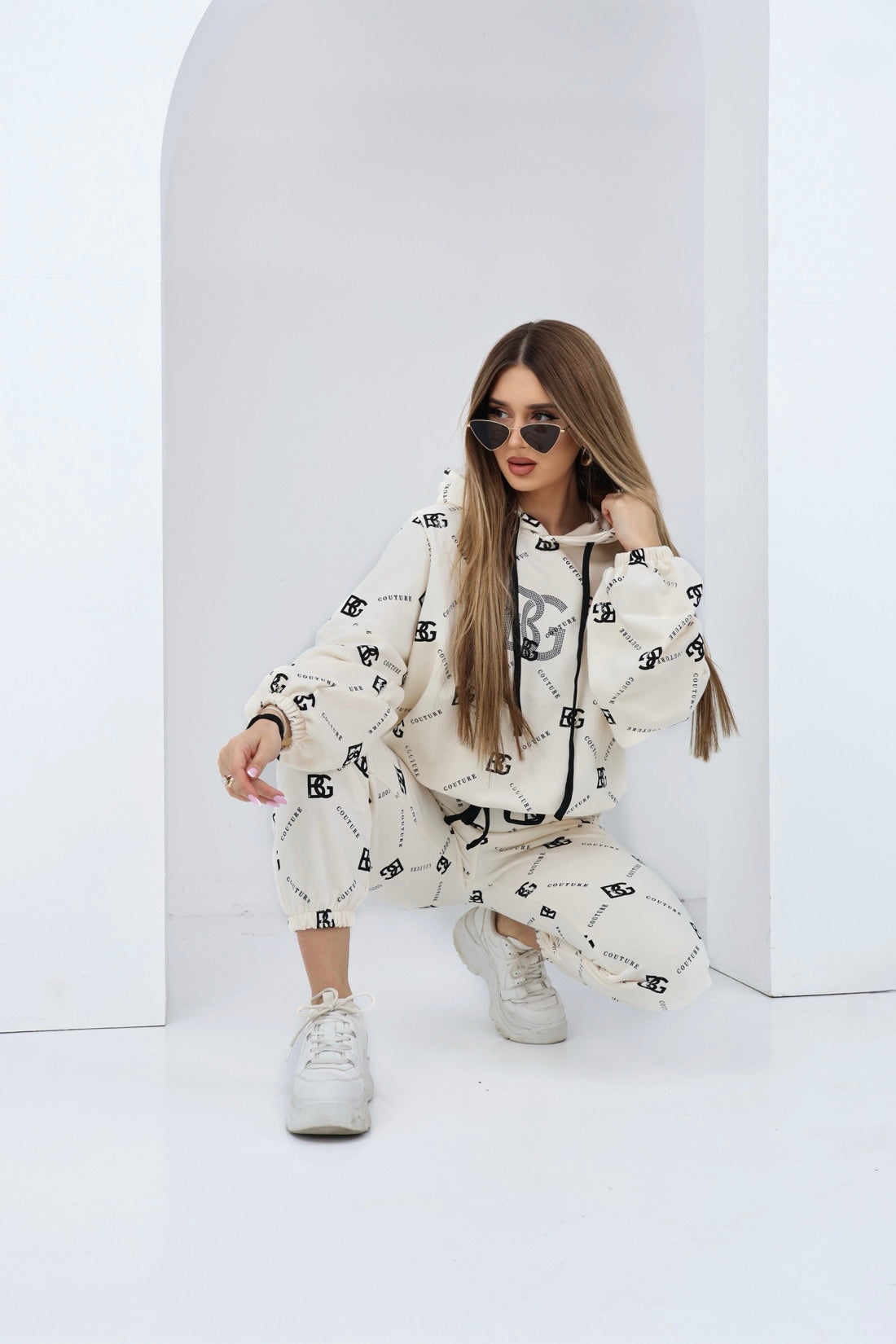 ZWEITEILER BG HOLO | VANILLE-SCHWARZ