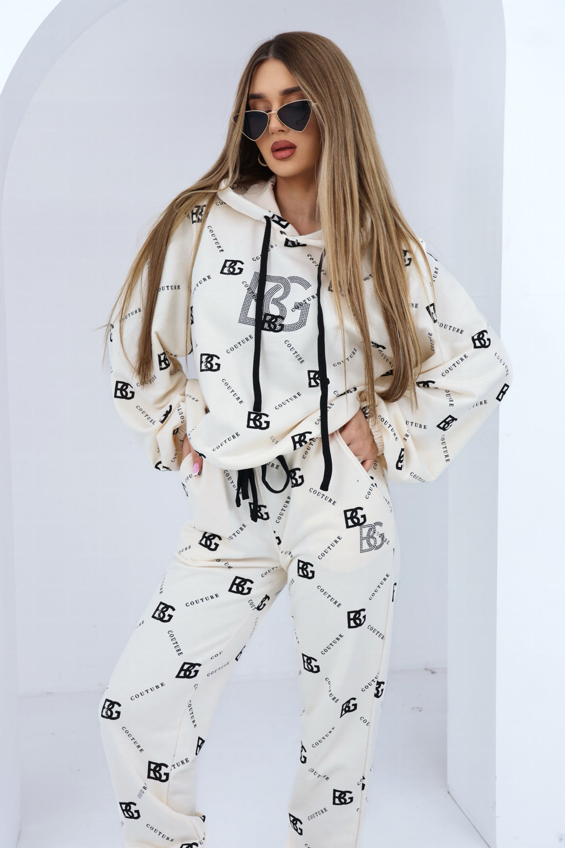 ZWEITEILER BG HOLO | VANILLE-SCHWARZ