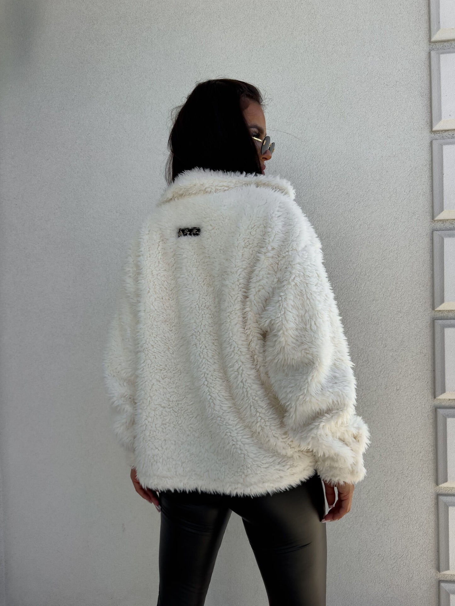 JACKE ILANIA  – ecru