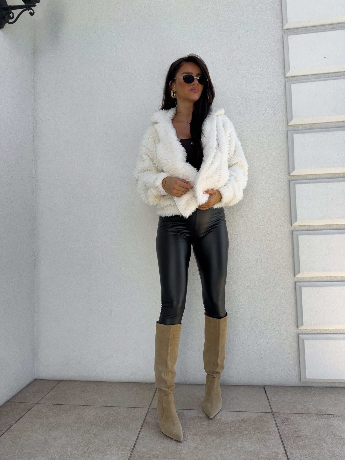 JACKE ILANIA  – ecru