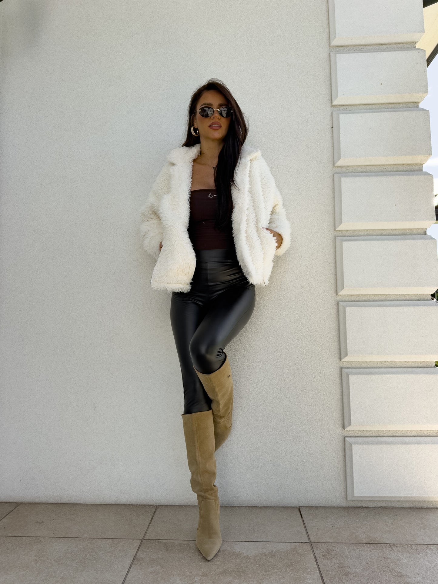 JACKE ILANIA  – ecru