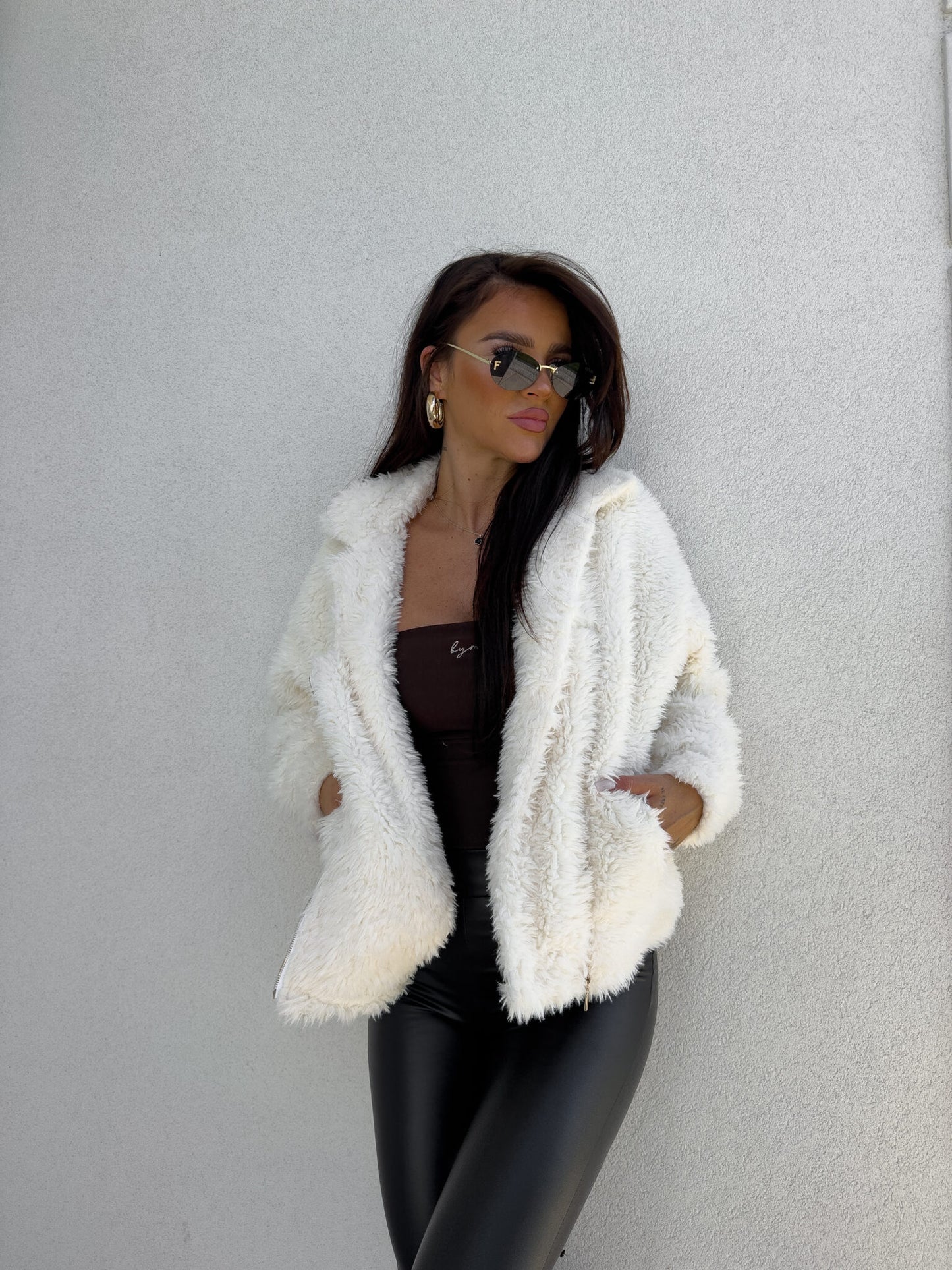 JACKE ILANIA  – ecru