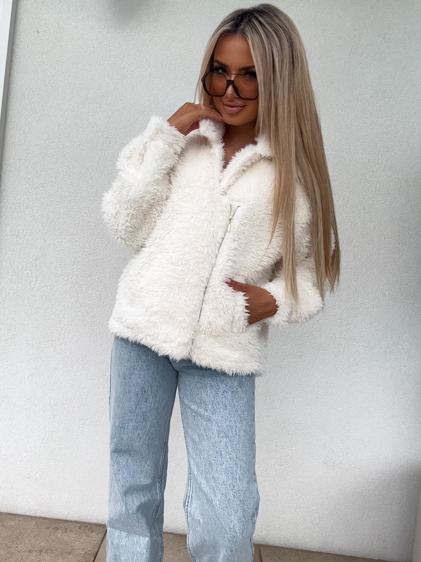 JACKE ILANIA  – ecru