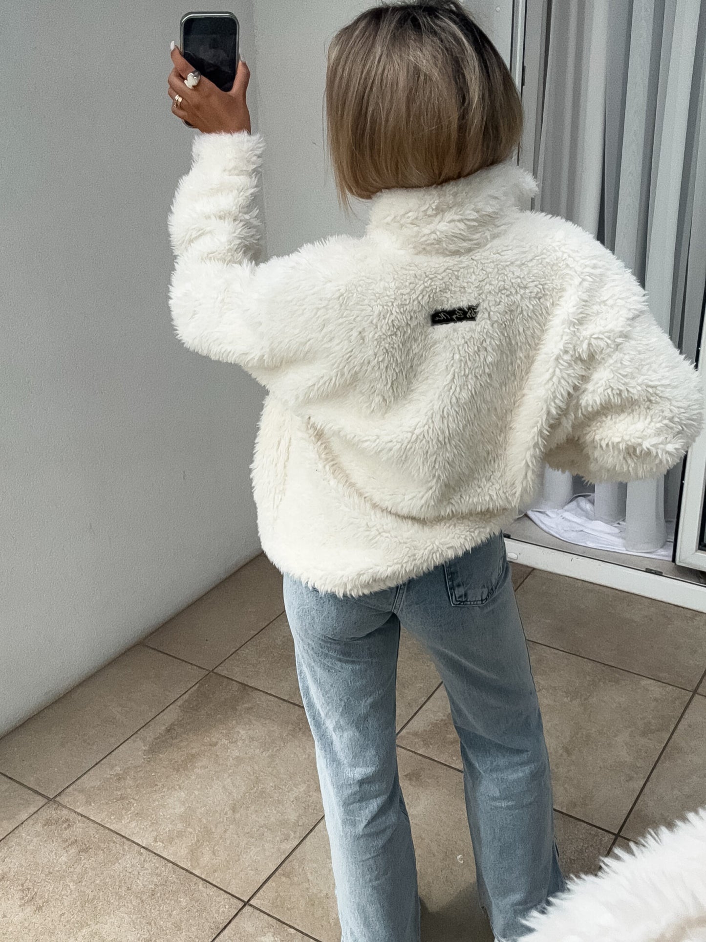 JACKE ILANIA  – ecru