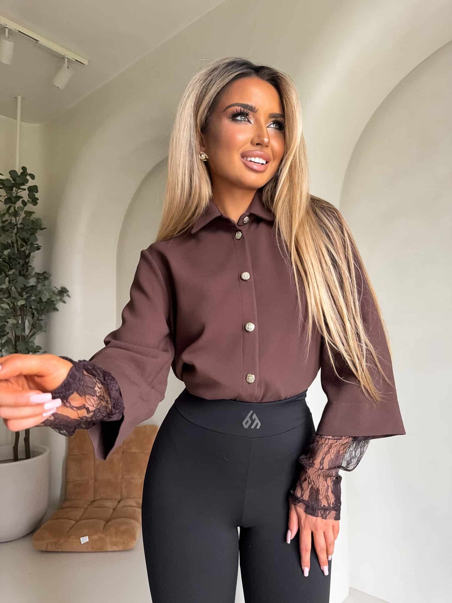 Damenbluse ÄRMELSPITZE  - SCHOKOBRAUN