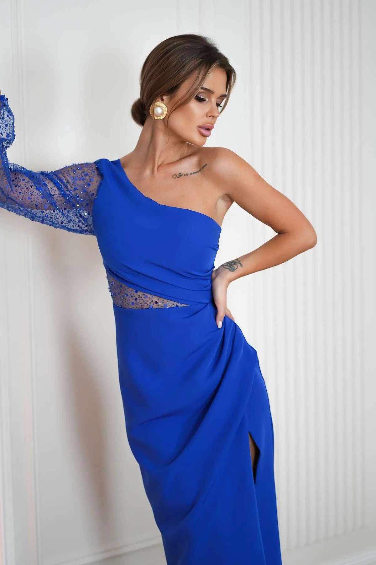 Maxikleid One- Shoulder Glitzer Ärmel Kornblumen Farbe Größe 42