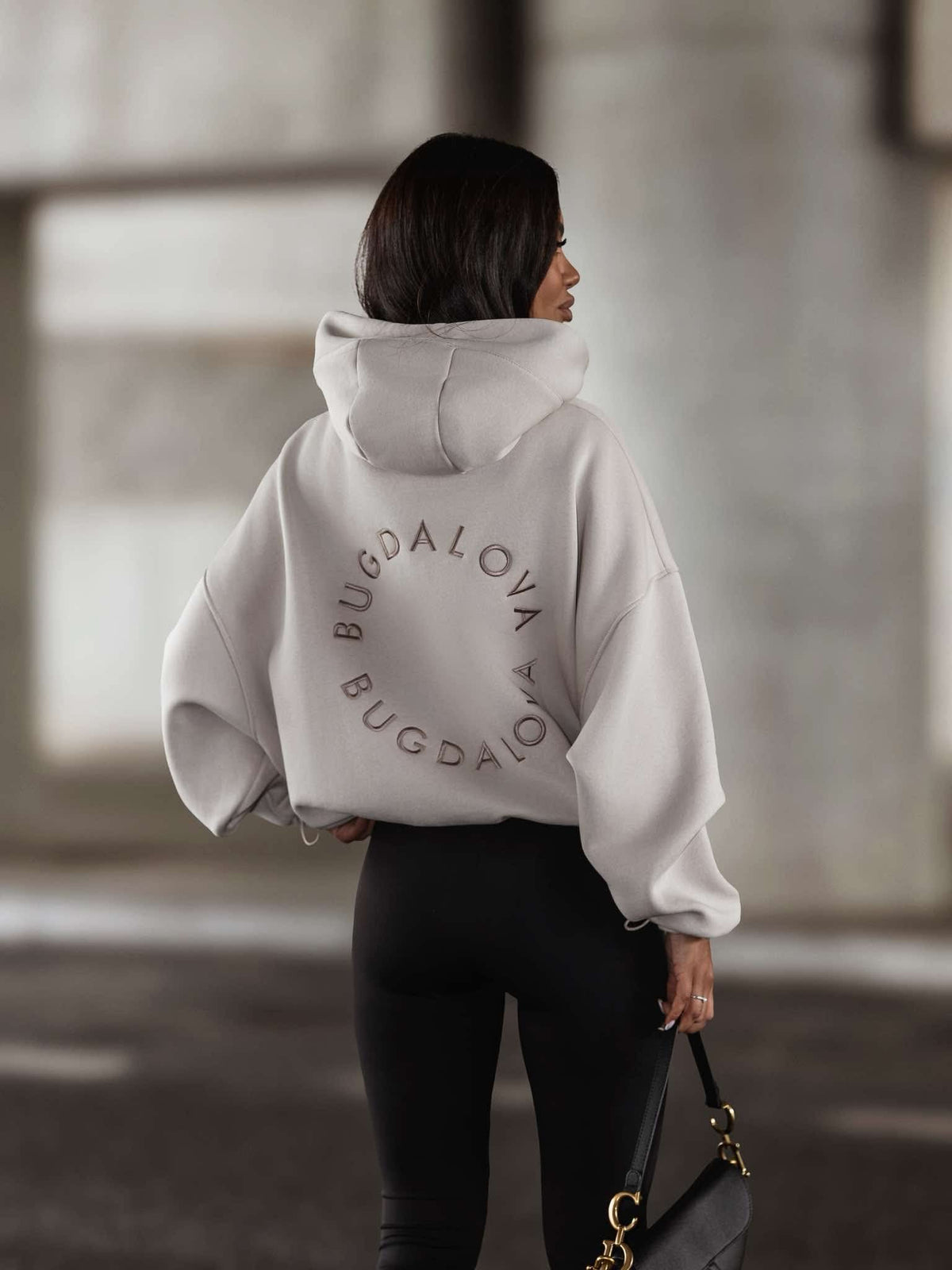 Sweatshirt By Mia Bugdalova Circle Grau