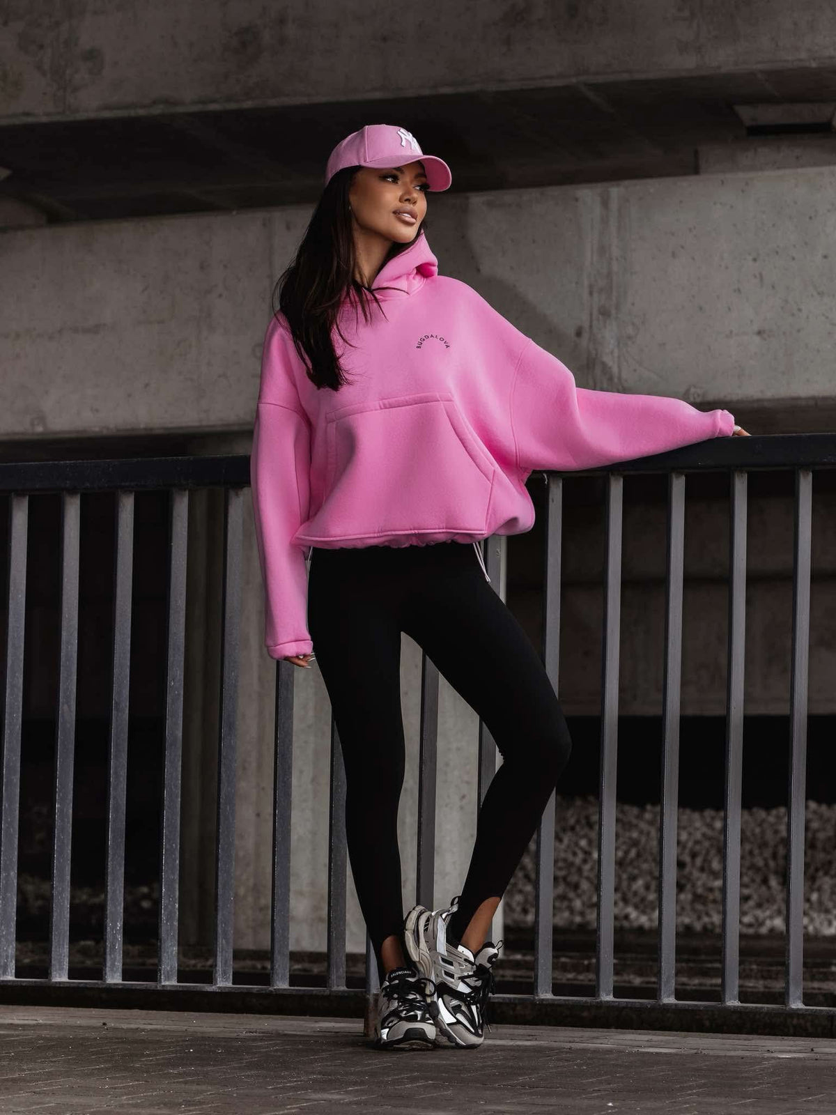 Sweatshirt By Mia Bugdalova Circle Pink